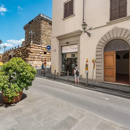 Heart Of Florence In Great Location-2